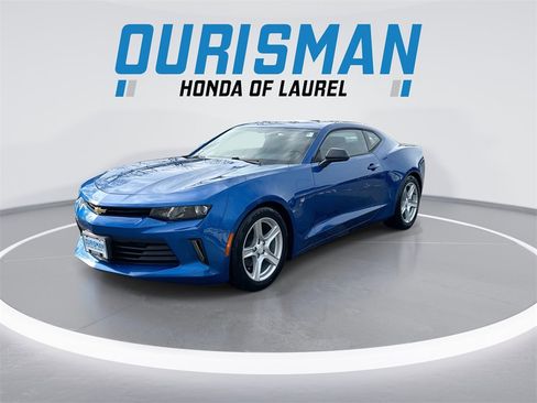 Used 2018 Chevrolet Camaro LT image 4