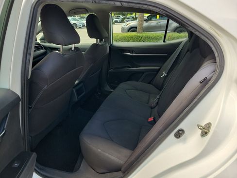 Used 2020 Toyota Camry LE FWD image 10