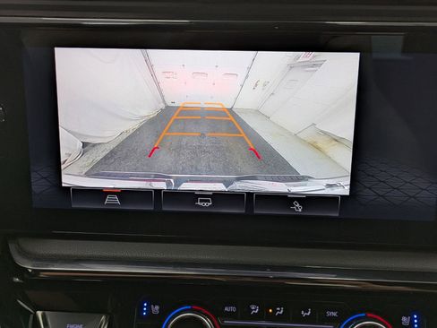 Used 2022 GMC Sierra 1500 AT4 image 12