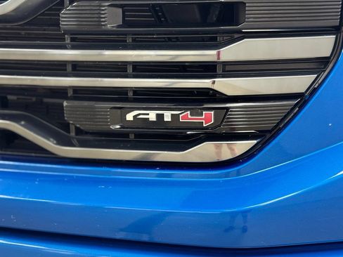 Used 2023 GMC Sierra 1500 AT4 w/ Technology Package AWD/4WD image 4