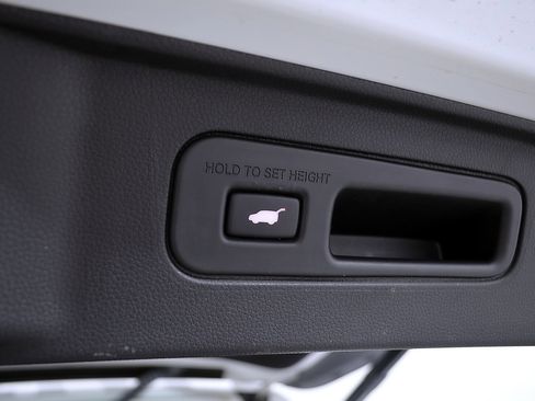 Used 2025 Honda Pilot EX-L image 13