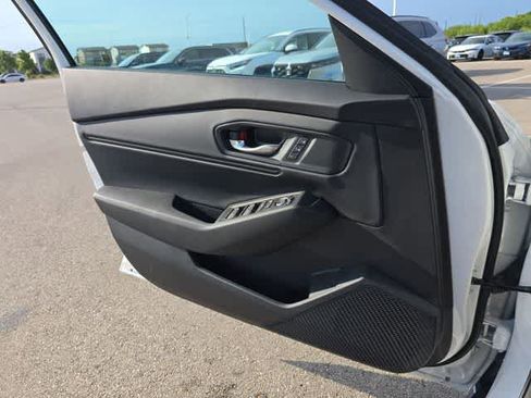 Used 2025 Honda Accord EX-L image 15