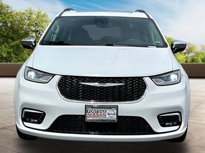 Used 2023 Chrysler Pacifica Limited