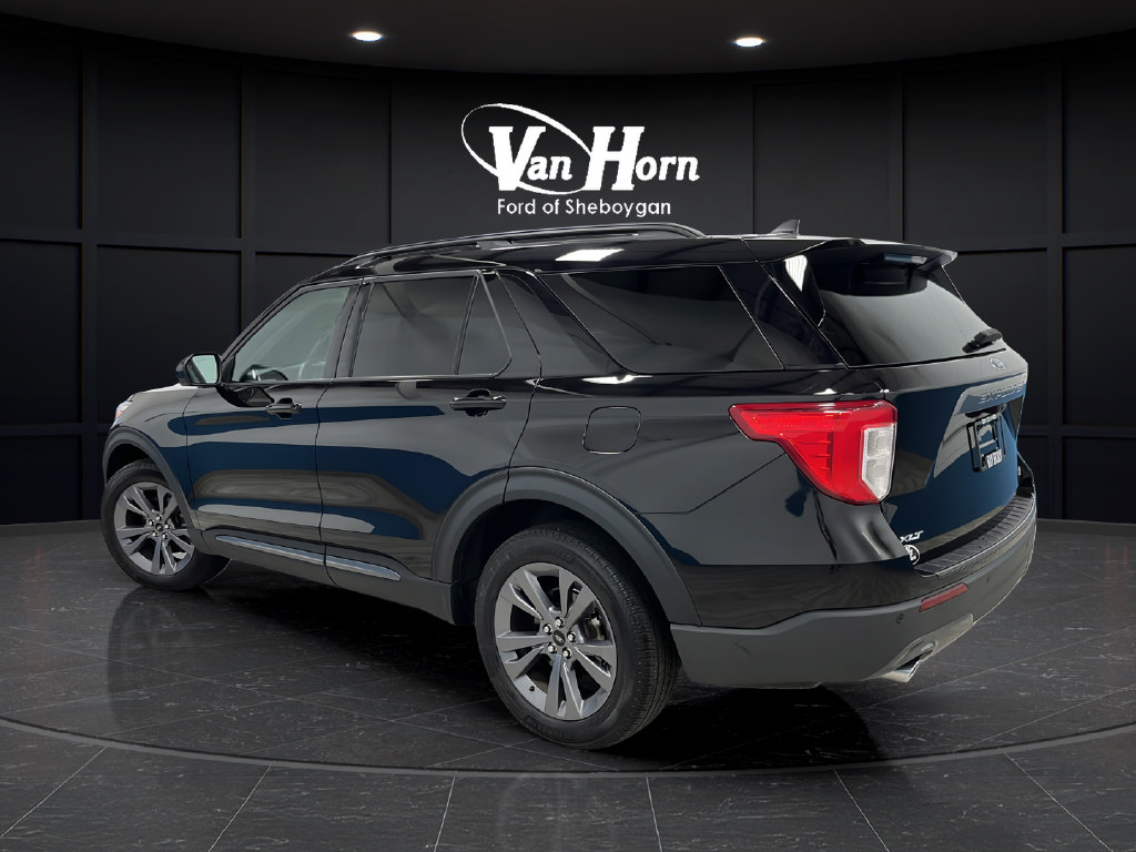 Used 2023 Ford Explorer XLT w/ Equipment Group 202A AWD/4WD image 5