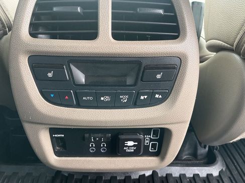 Used 2019 Honda Pilot Touring image 17