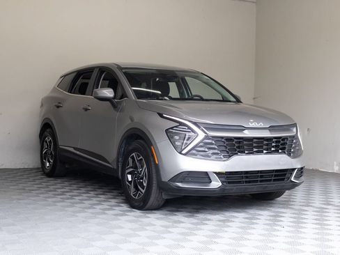 Used 2025 Kia Sportage LX FWD image 6
