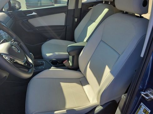 Certified 2020 Volkswagen Tiguan SE image 18