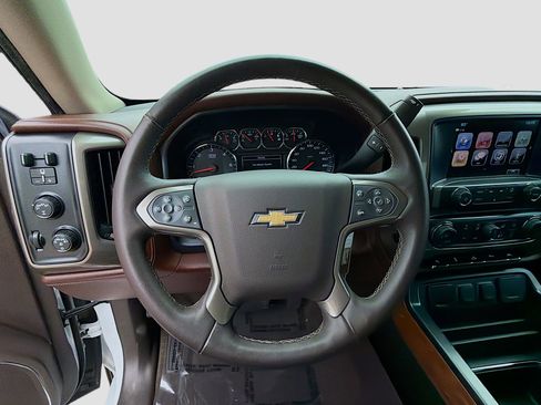 Used 2018 Chevrolet Silverado 1500 High Country AWD/4WD image 8