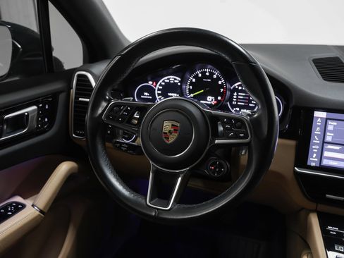 Certified 2019 Porsche Cayenne E-Hybrid AWD/4WD image 31