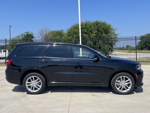 Used 2025 Dodge Durango GT AWD/4WD image 3