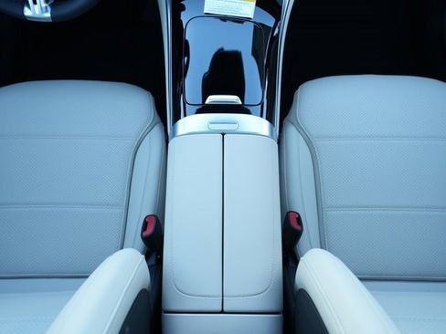 Used 2026 Mercedes-Benz GLC 300 4MATIC image 30