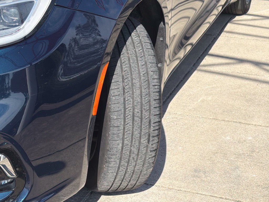 Used 2023 Chrysler Pacifica Touring-L FWD image 10