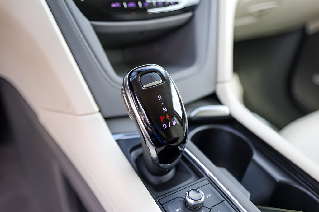 Used 2025 Cadillac XT6 Premium Luxury FWD image 20