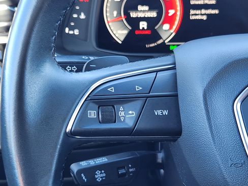 Used 2021 Audi Q8 Premium Plus image 32