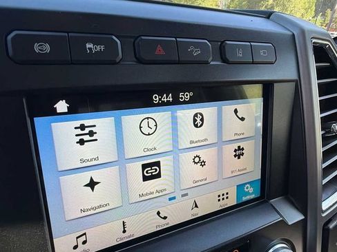 Used 2017 Ford F350 Platinum w/ Platinum Ultimate Package AWD/4WD image 20