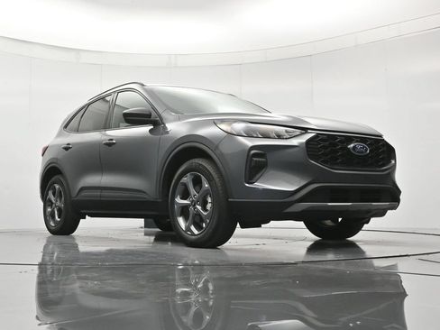 Certified 2025 Ford Escape ST-Line AWD/4WD image 38