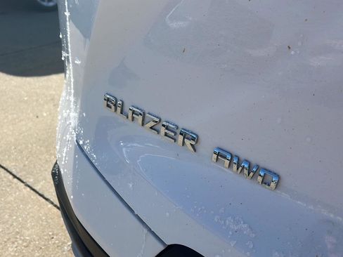 Used 2025 Chevrolet Blazer LT image 9