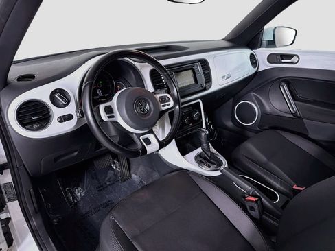 Used 2019 Volkswagen Beetle 2.0T S FWD image 9
