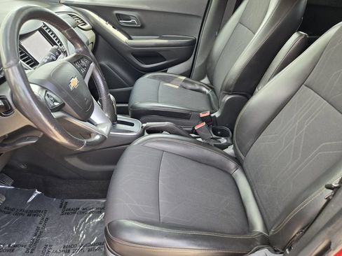 Used 2022 Chevrolet Trax LT w/ Driver Confidence Package AWD/4WD image 14