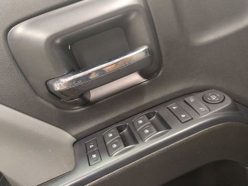 Used 2018 Chevrolet Silverado 1500 Custom w/ Custom Value Package image 27