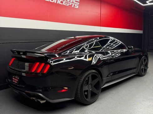 Used 2019 Ford Mustang GT Premium w/ GT Performance Package RWD image 4