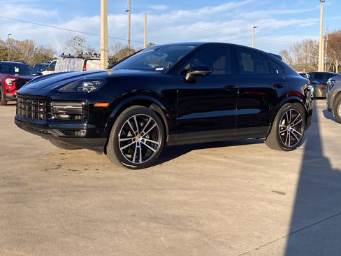 Used 2024 Porsche Cayenne Coupe image 1