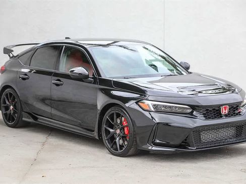 Used 2025 Honda Civic Type R image 3