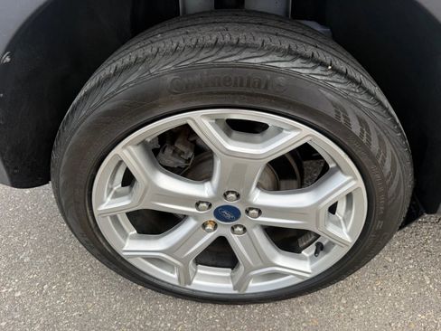 Used 2019 Ford Escape Titanium image 11