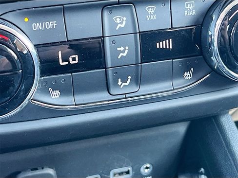 Used 2023 Chevrolet TrailBlazer LT w/ Convenience Package image 19