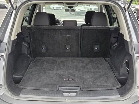 Certified 2022 Nissan Rogue SV image 13
