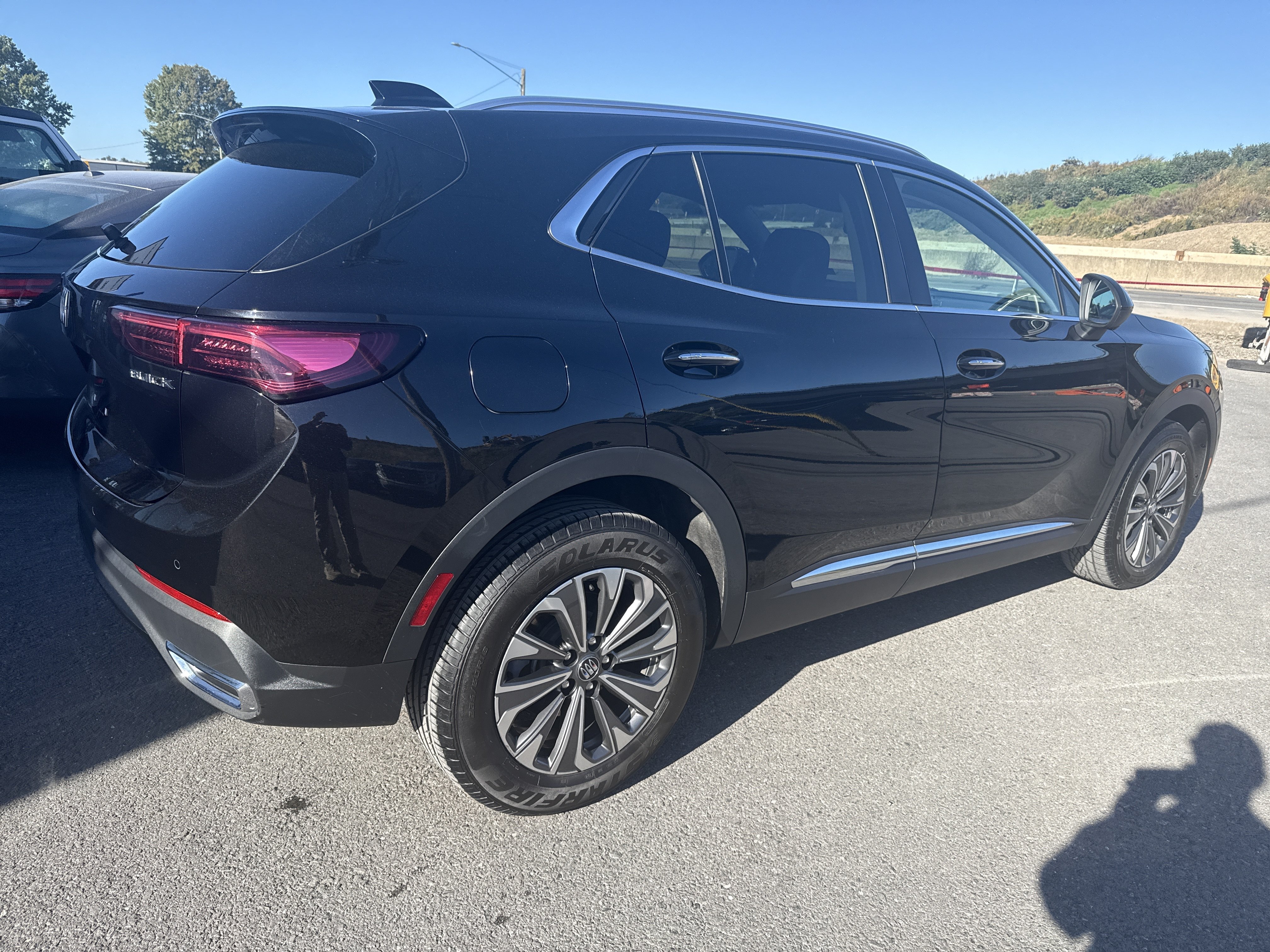 Used 2024 Buick Envision Preferred AWD/4WD image 3