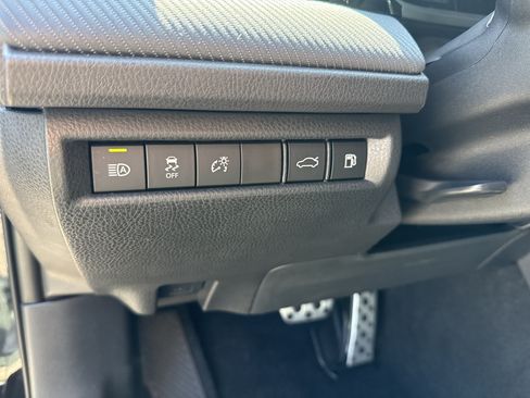 Used 2025 Toyota Camry SE w/ Convenience Package FWD image 29