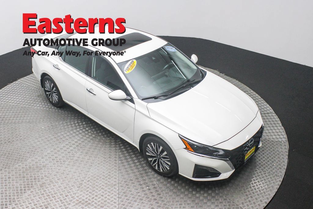 Used 2024 Nissan Altima 2.5 SV w/ SV Premium Package AWD/4WD image 5