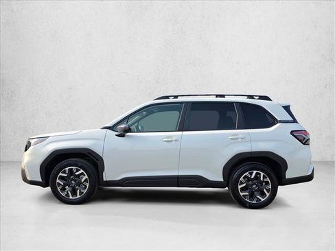 Used 2026 Subaru Forester Premium AWD/4WD image 2