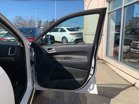 Used 2020 Dodge Durango SXT w/ 3rd Row Seating Group image 38