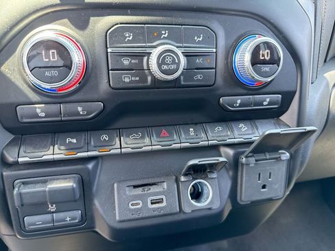 Used 2020 GMC Sierra 1500 SLE w/ SLE Value Package AWD/4WD image 19