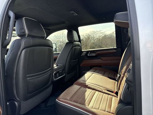 Certified 2024 GMC Sierra 2500 Denali Ultimate image 32