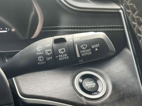 Used 2023 Jeep Grand Cherokee L Limited image 34