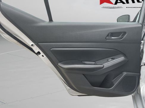 Used 2024 Nissan Altima 2.5 SV FWD image 30