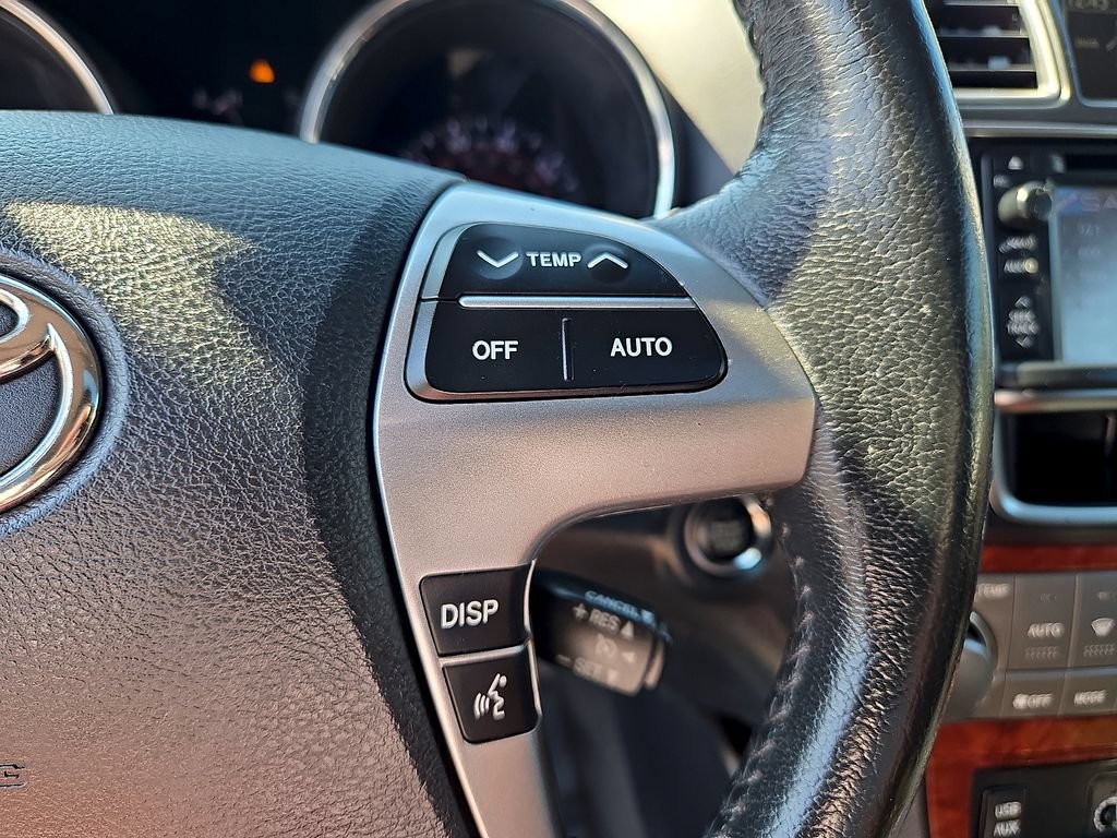 Used 2013 Toyota Highlander Limited AWD/4WD image 23