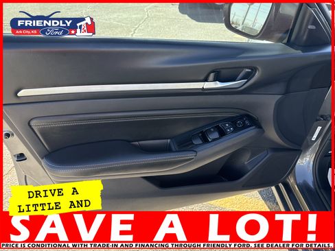 Used 2022 Nissan Altima 2.5 SV w/ SV Premium Package image 11