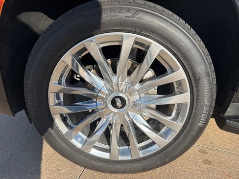 Used 2023 Cadillac Escalade ESV Premium Luxury image 6