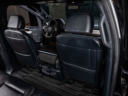 Used 2022 Ford F250 Lariat w/ Black Appearance Package image 29