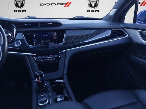 Used 2023 Cadillac XT6 Premium Luxury image 9