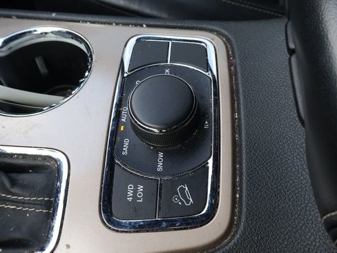 Used 2016 Jeep Grand Cherokee Limited w/ Luxury Group II image 30