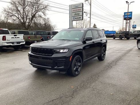New 2025 Jeep Grand Cherokee L Altitude image 3