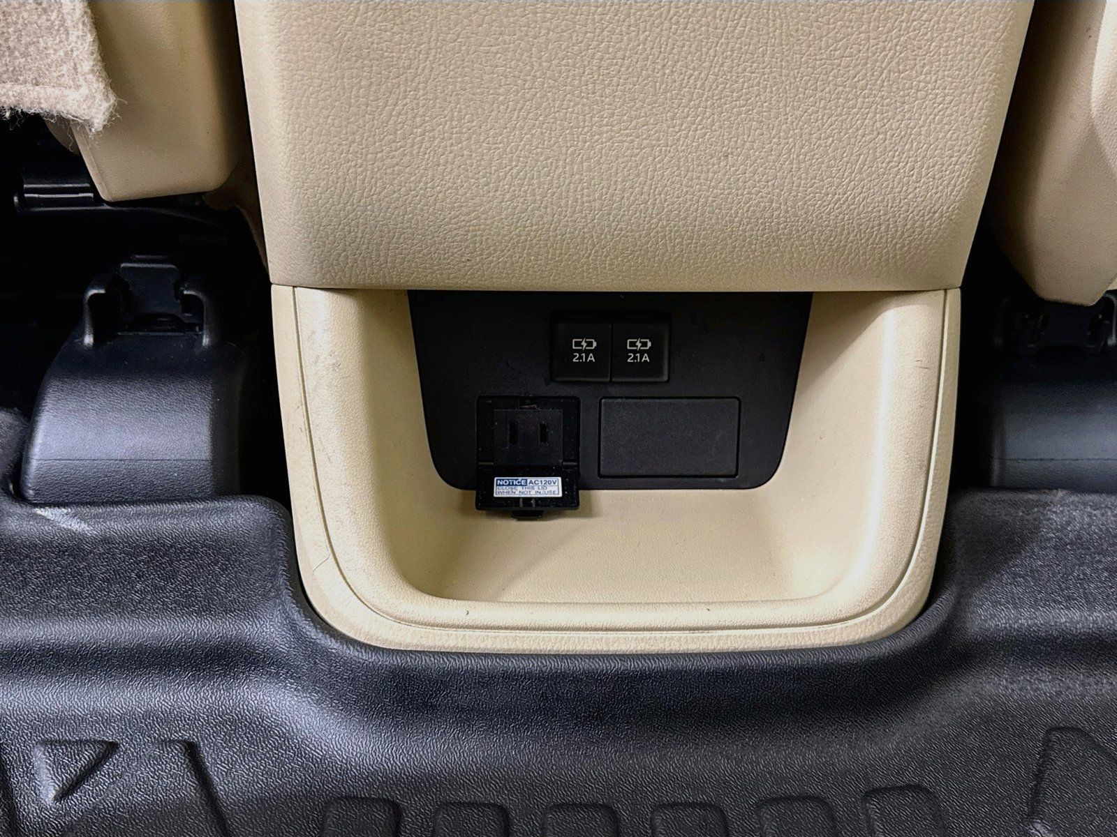Used 2019 Toyota Highlander XLE AWD/4WD image 26