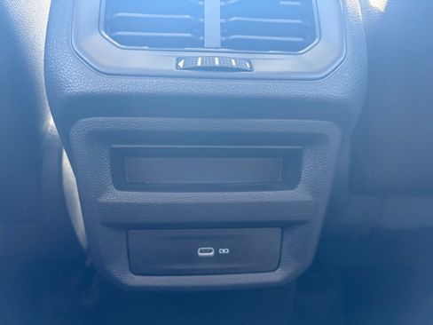 Certified 2024 Volkswagen Taos SE image 21