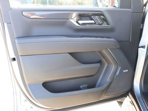 New 2026 GMC Yukon XL Elevation w/ LPO, Elevation Black Package image 12