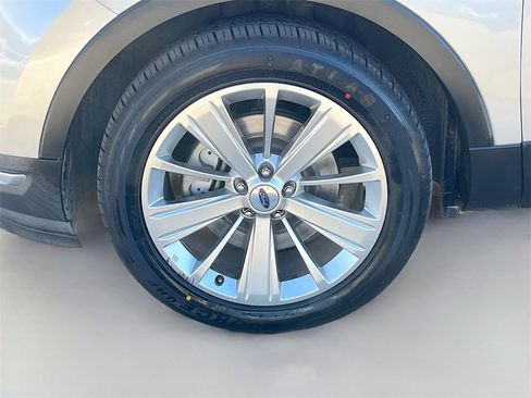 Used 2019 Ford Explorer Limited w/ Class III Trailer Tow Package image 32